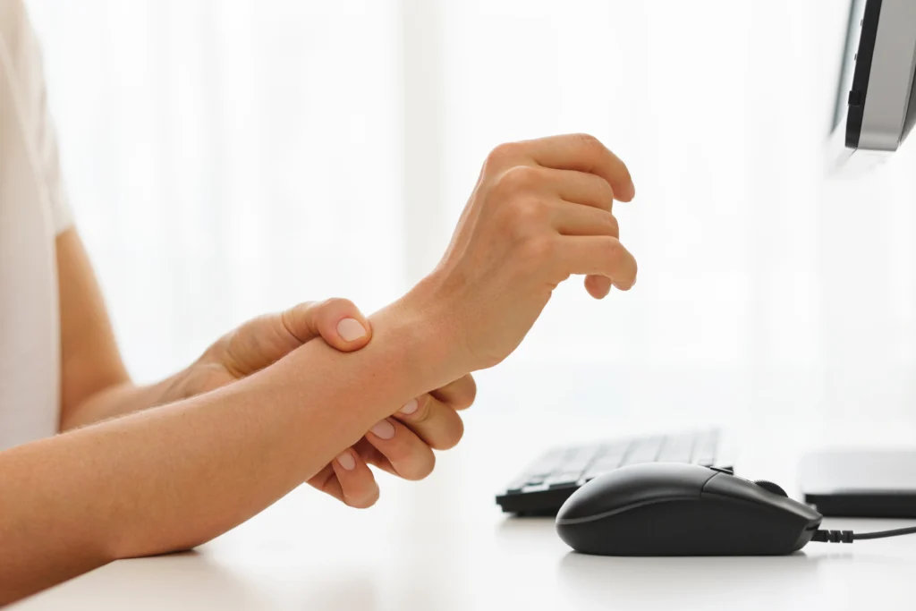 Beyond Hand Pain: The Surprising Link Between Neck Alignment And Carpal Tunnel Syndrome Hand Pain - Tooele, UT